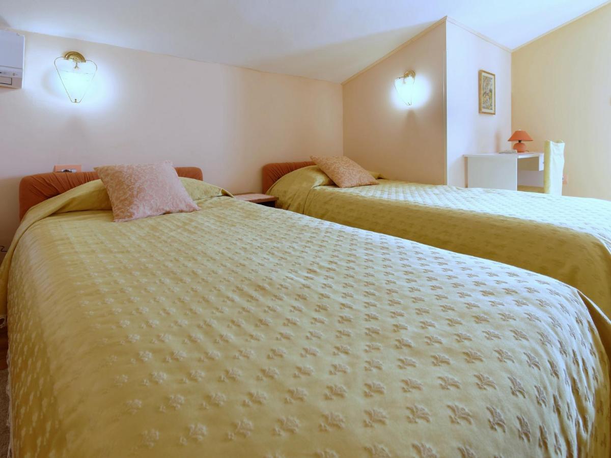 Holiday Home Nevena By Rent Istria Buje Ngoại thất bức ảnh