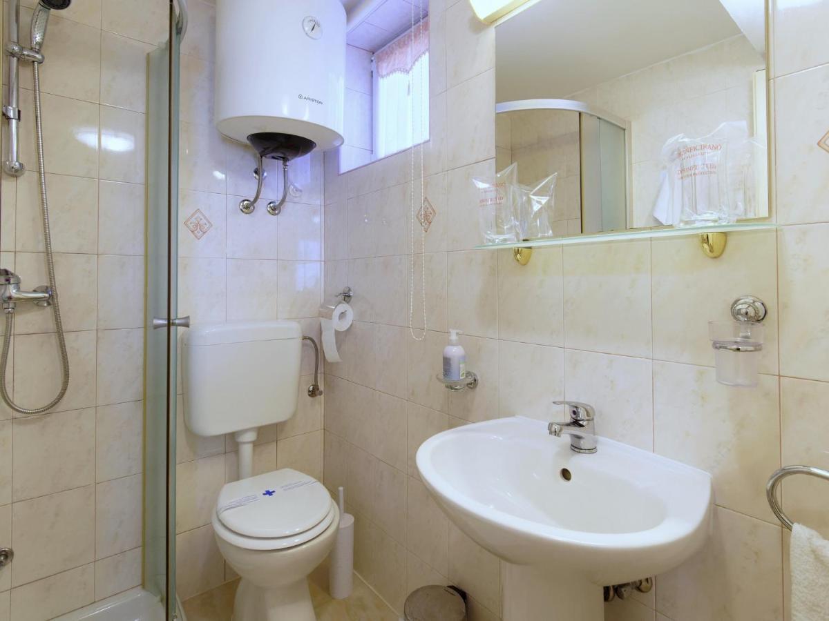 Holiday Home Nevena By Rent Istria Buje Ngoại thất bức ảnh